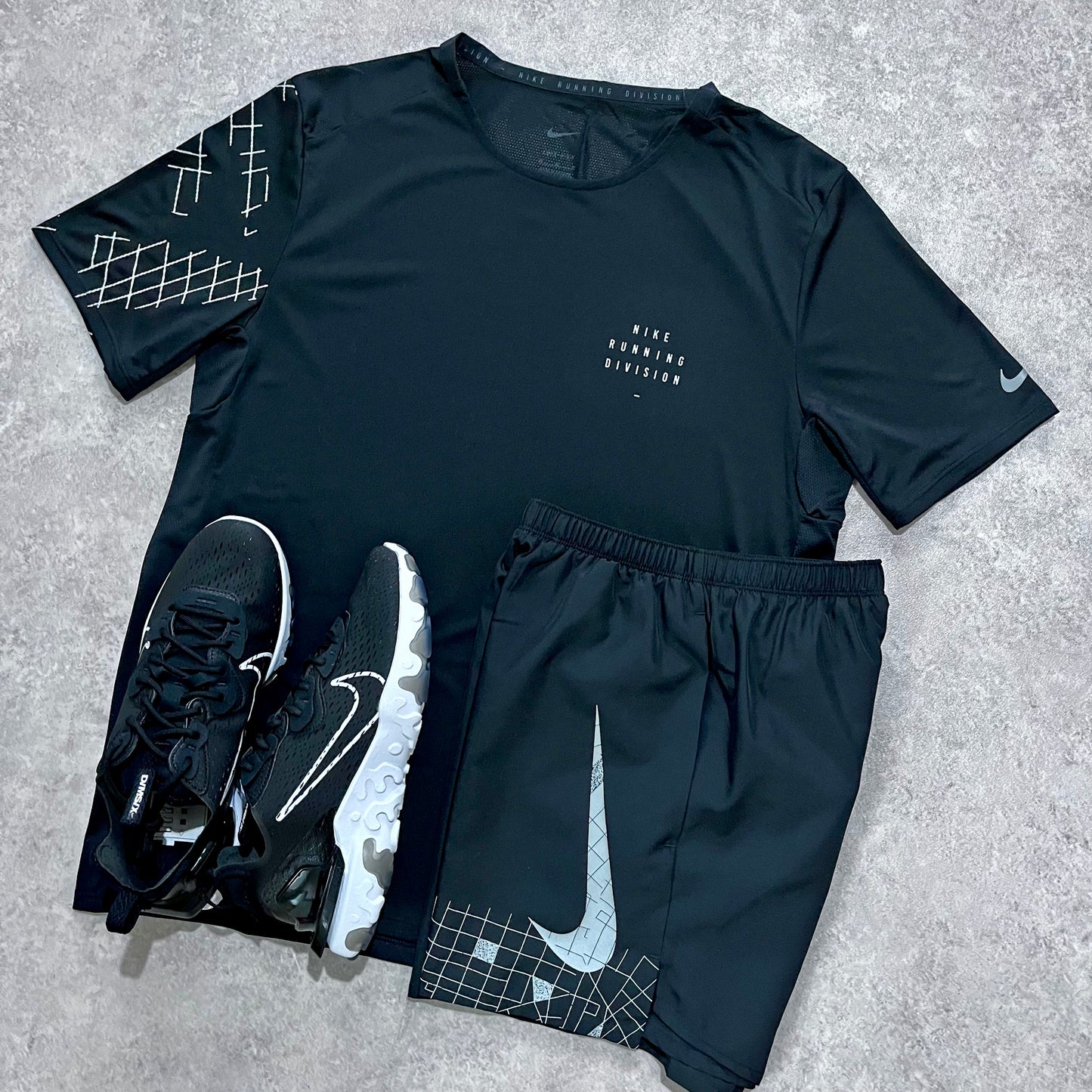 Nike Run Division Flash Set